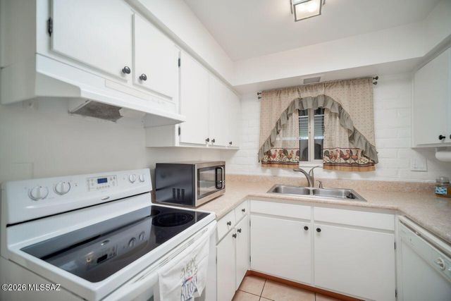 7070 E Calle Del Sol, Tucson, AZ 85710