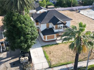 2586 University, Riverside, CA 92507