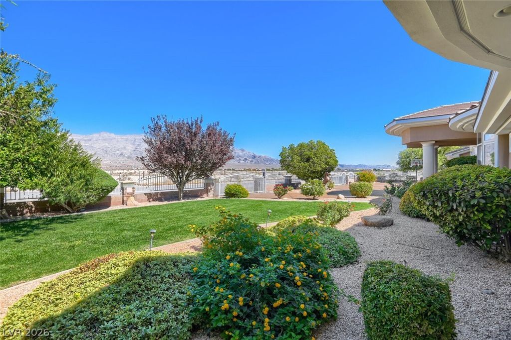 6325 West Iron Mountain Road, Las Vegas, NV 89131 — photo 3