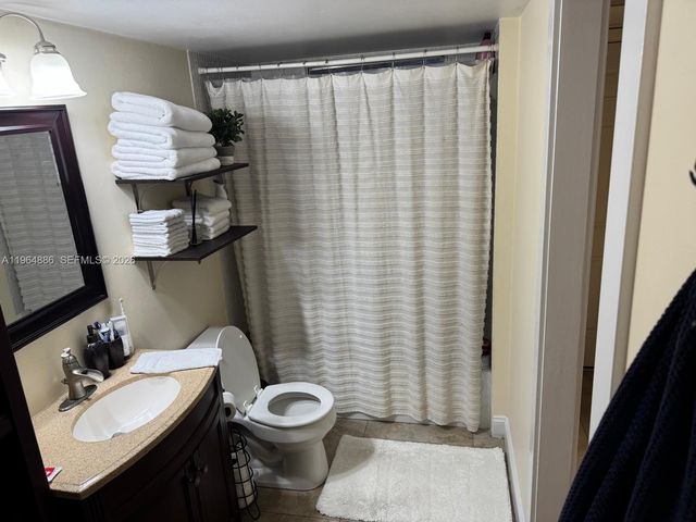 116 Royal Park Dr 2D, Oakland Park, FL 33309