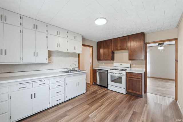 7391 SR 17 Road, Plymouth, IN 46563