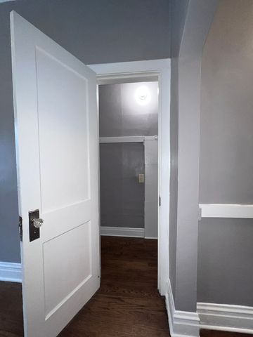 4815 S Elizabeth Street 1F, Chicago, IL 60609