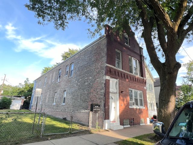 4815 S Elizabeth Street 1F, Chicago, IL 60609