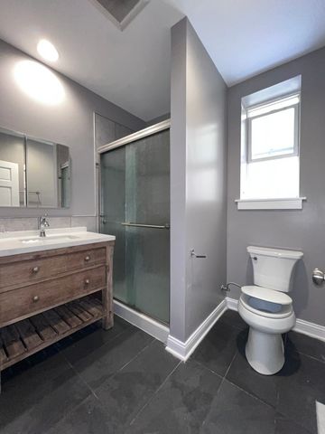 4815 S Elizabeth Street 1F, Chicago, IL 60609