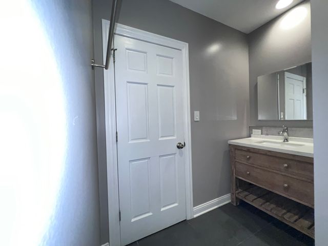 4815 S Elizabeth Street 1F, Chicago, IL 60609