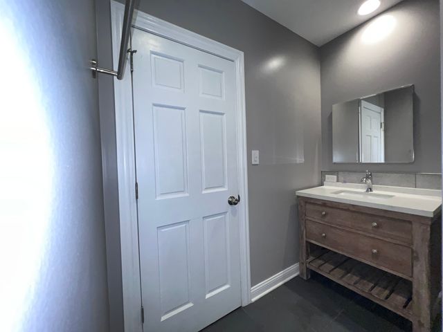 4815 S Elizabeth Street 1F, Chicago, IL 60609
