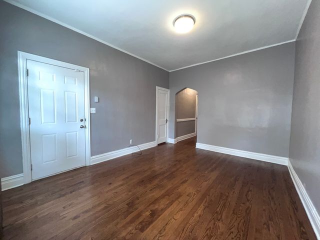 4815 S Elizabeth Street 1F, Chicago, IL 60609
