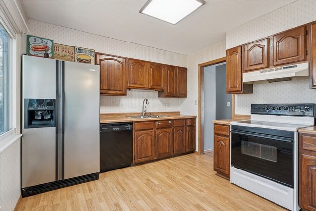 323 Norwick Road SW, Cedar Rapids, IA 52404