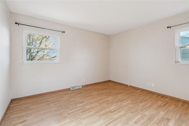 323 Norwick Road SW, Cedar Rapids, IA 52404