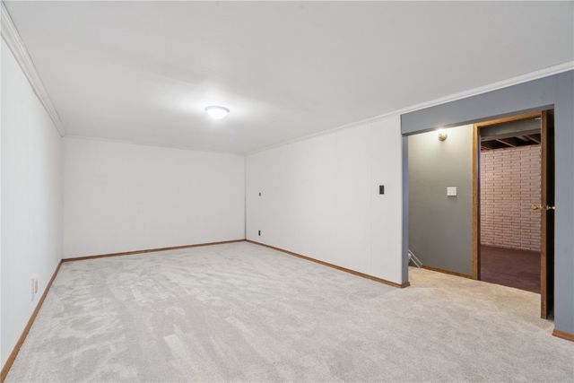 323 Norwick Road SW, Cedar Rapids, IA 52404