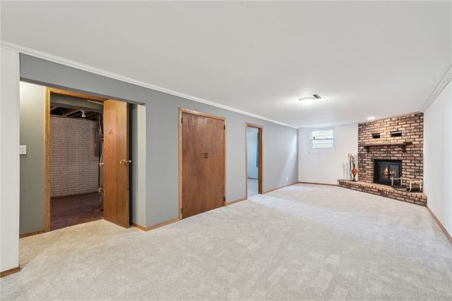 323 Norwick Road SW, Cedar Rapids, IA 52404