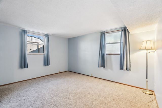 323 Norwick Road SW, Cedar Rapids, IA 52404