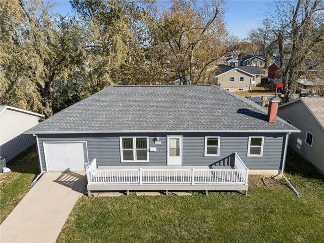 323 Norwick Road SW, Cedar Rapids, IA 52404