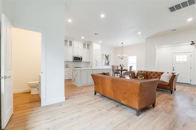 2224 NW 11th Street, Oklahoma City, OK 73107