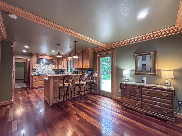 28812 Grove LANE, Waterford, WI 53185