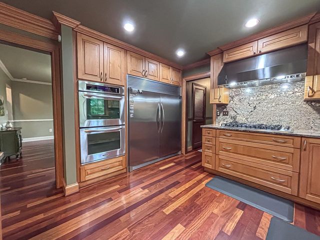 28812 Grove LANE, Waterford, WI 53185