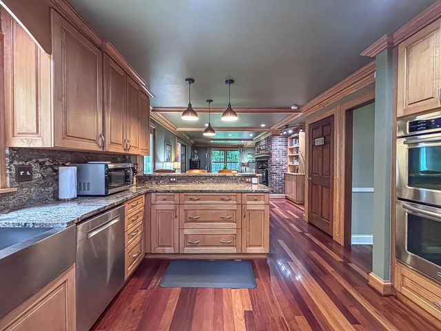 28812 Grove LANE, Waterford, WI 53185