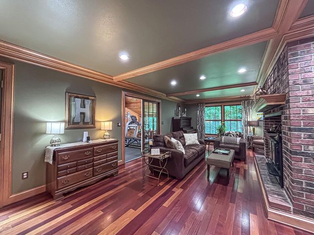 28812 Grove LANE, Waterford, WI 53185