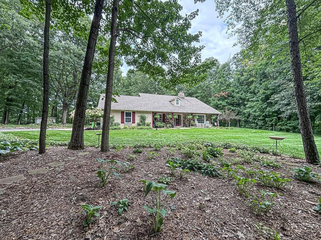 28812 Grove LANE, Waterford, WI 53185