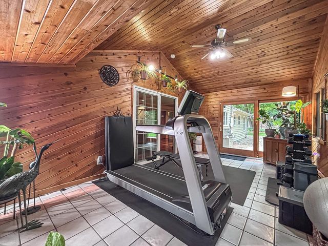 28812 Grove LANE, Waterford, WI 53185
