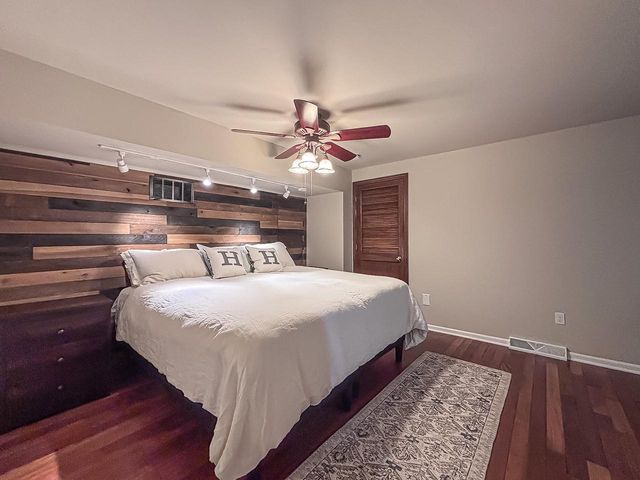 28812 Grove LANE, Waterford, WI 53185