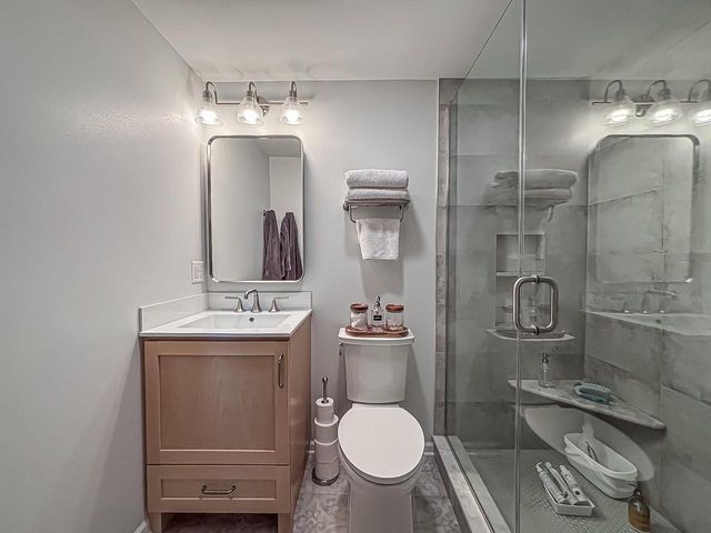 28812 Grove LANE, Waterford, WI 53185