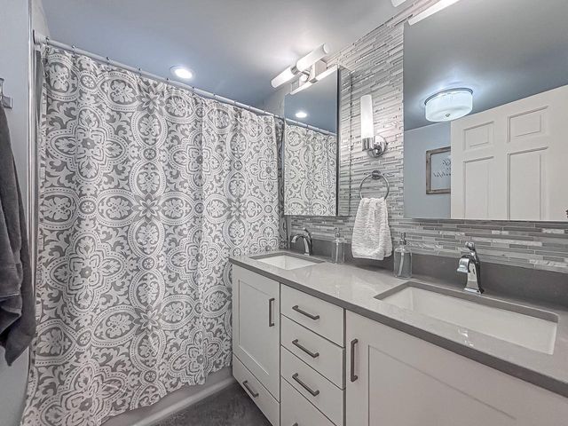 28812 Grove LANE, Waterford, WI 53185