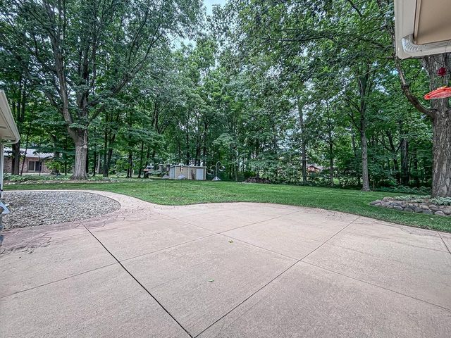 28812 Grove LANE, Waterford, WI 53185