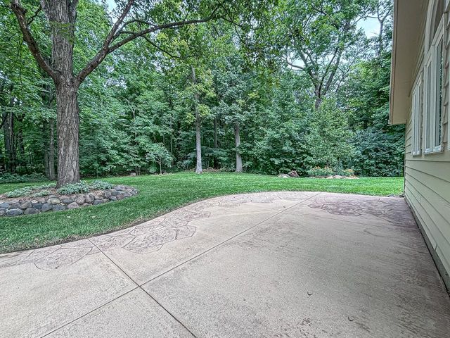 28812 Grove LANE, Waterford, WI 53185