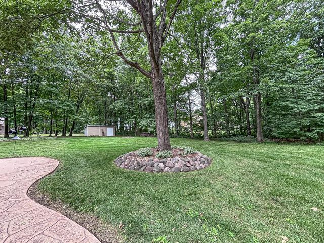 28812 Grove LANE, Waterford, WI 53185