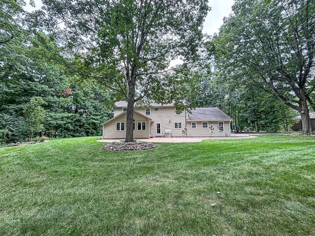 28812 Grove LANE, Waterford, WI 53185