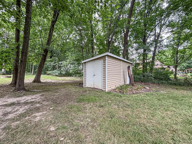 28812 Grove LANE, Waterford, WI 53185