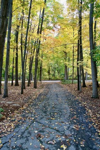 28812 Grove LANE, Waterford, WI 53185