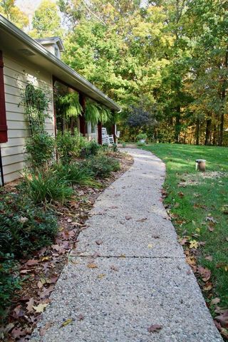 28812 Grove LANE, Waterford, WI 53185