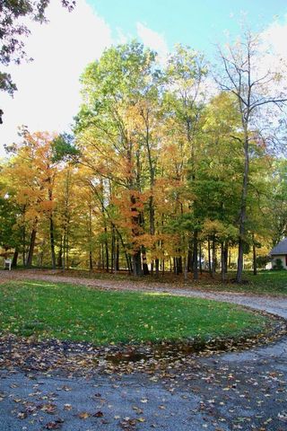 28812 Grove LANE, Waterford, WI 53185
