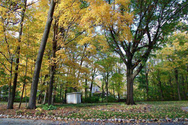 28812 Grove LANE, Waterford, WI 53185