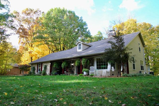 28812 Grove LANE, Waterford, WI 53185