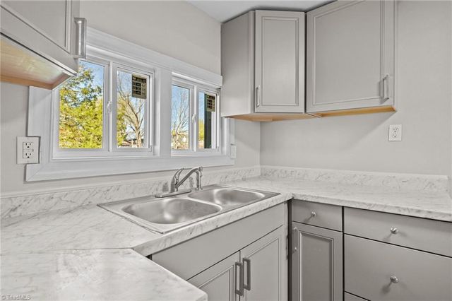 124 Rocky Lane, Mount Airy, NC 27030