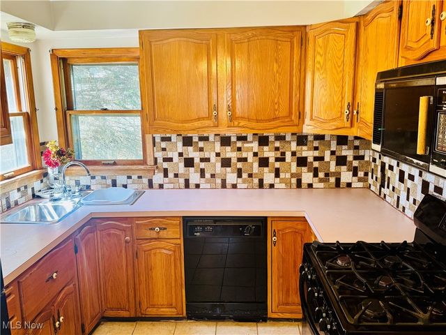 25911 Tryon Road, Oakwood Village, OH 44146