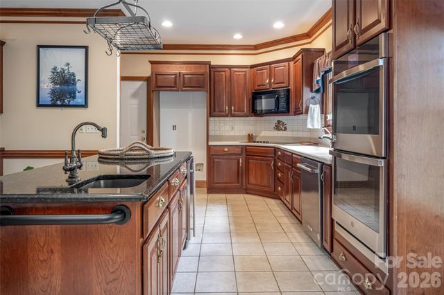 23 Boddington Court, Asheville, NC 28803
