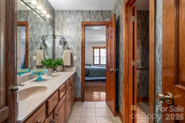 23 Boddington Court, Asheville, NC 28803