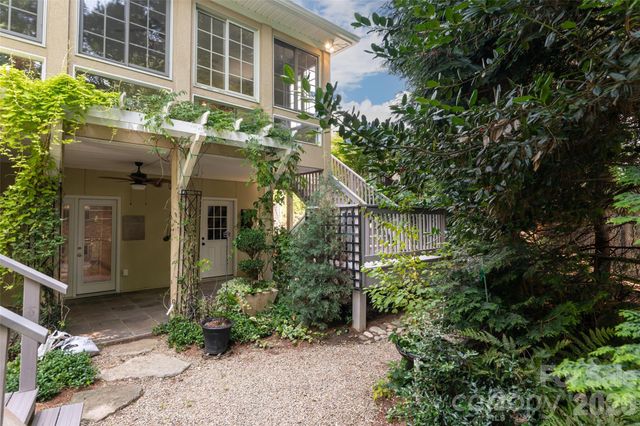 23 Boddington Court, Asheville, NC 28803