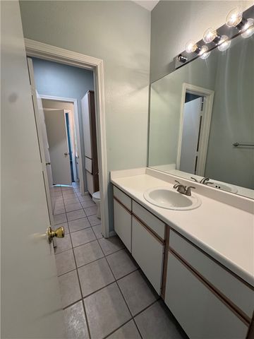 1235 Canyon Creek, College Station, TX 77840