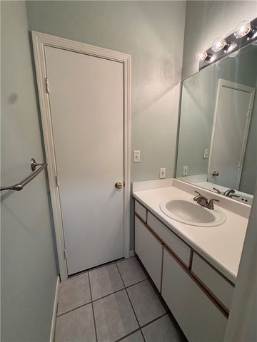 1235 Canyon Creek, College Station, TX 77840