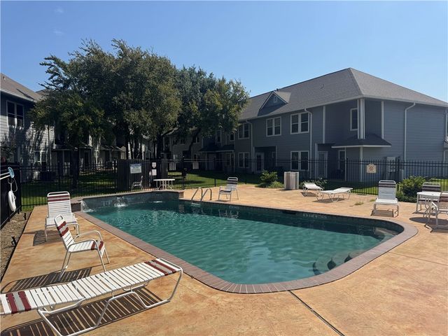 1235 Canyon Creek, College Station, TX 77840
