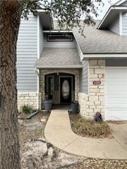 1235 Canyon Creek, College Station, TX 77840
