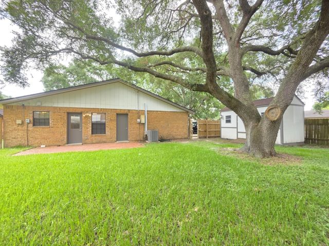 2207 Gontier Drive, Bay City, TX 77414