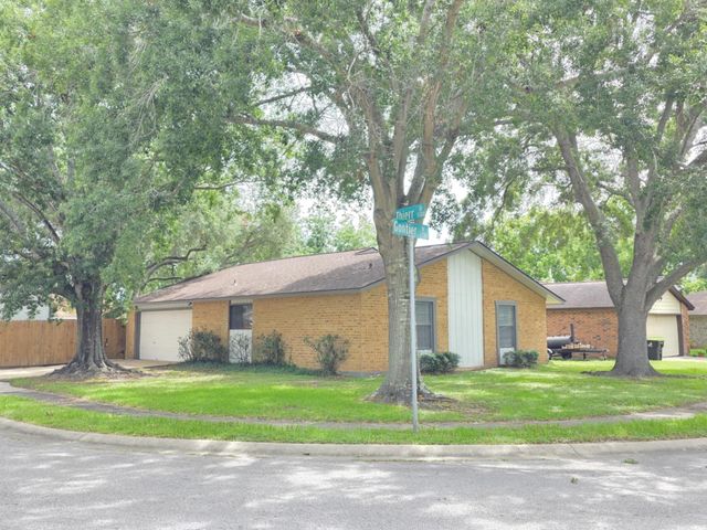 2207 Gontier Drive, Bay City, TX 77414