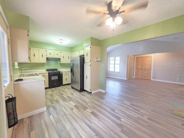 2207 Gontier Drive, Bay City, TX 77414