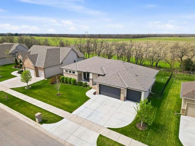 1525 N Shadow Rock Dr, Andover, KS 67002